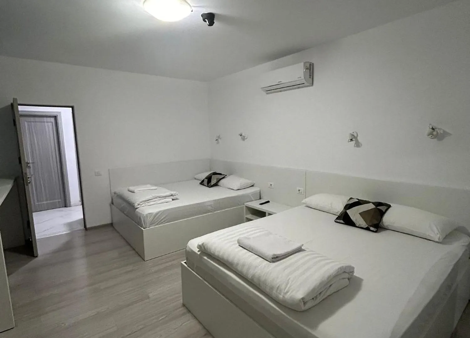 Continetal Studio With Two Bed Bukarest