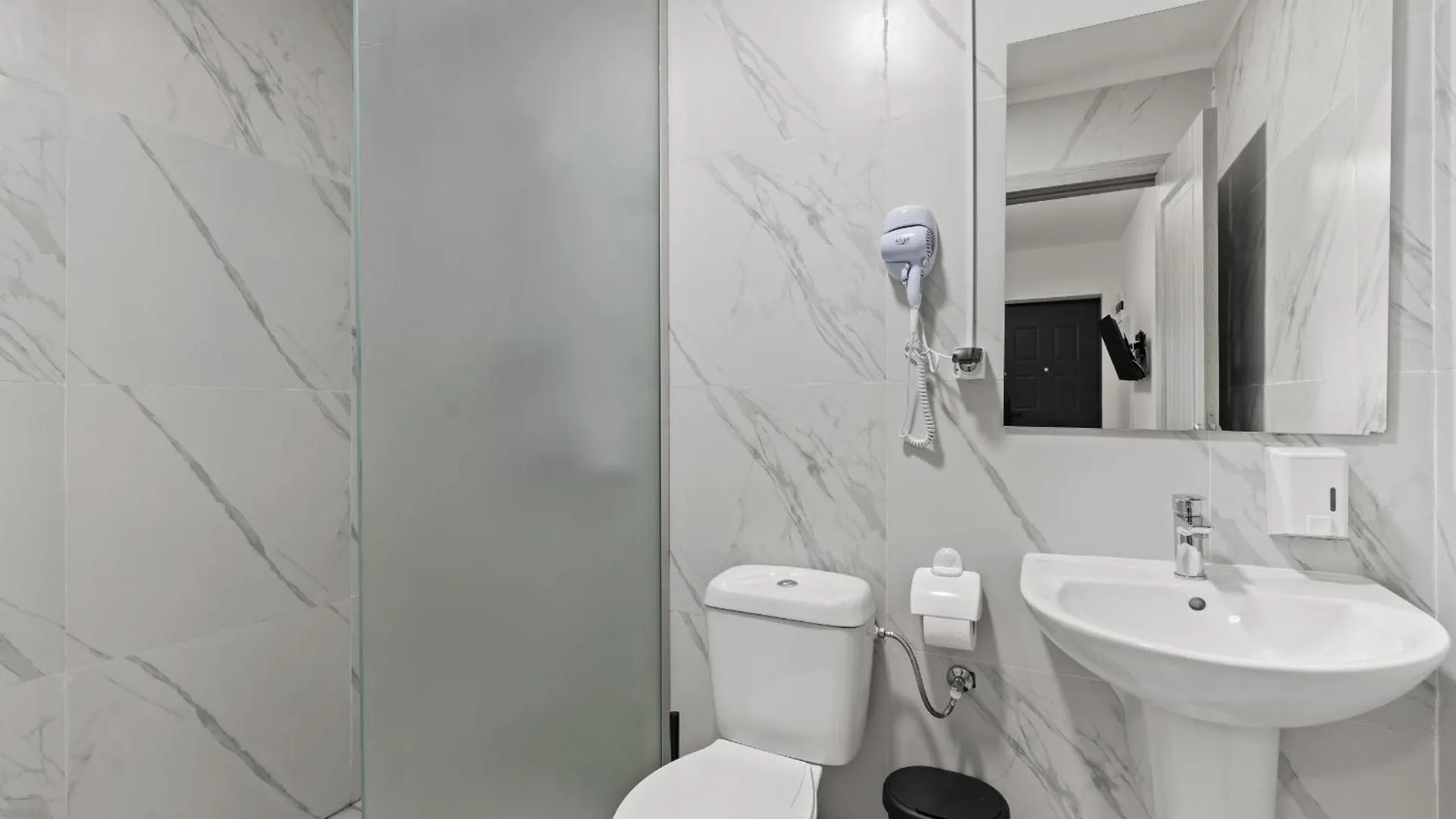 Apartment Continetal Studio With Two Bed Bucharest