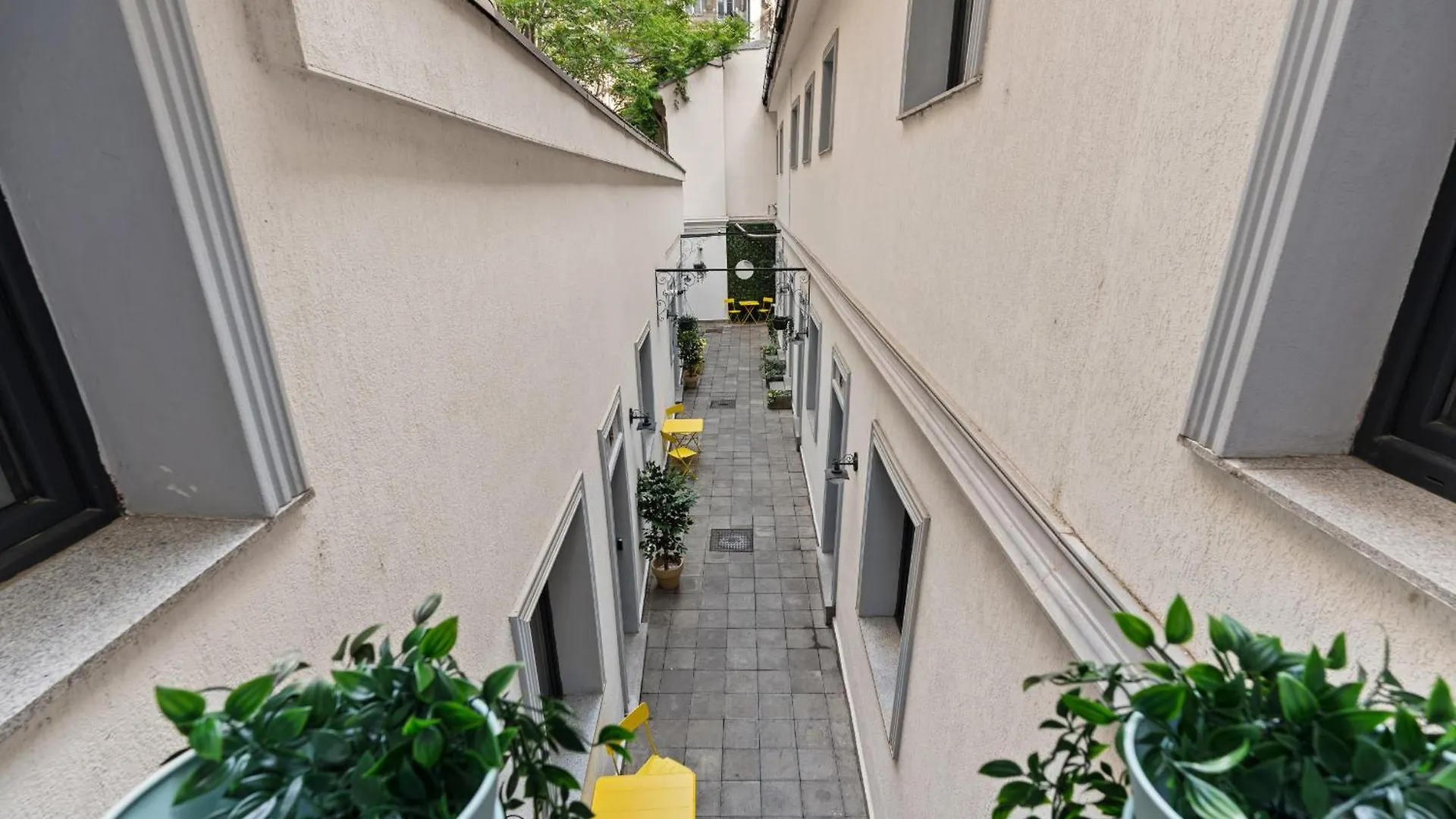 Apartment Continetal Studio With Two Bed Bucharest