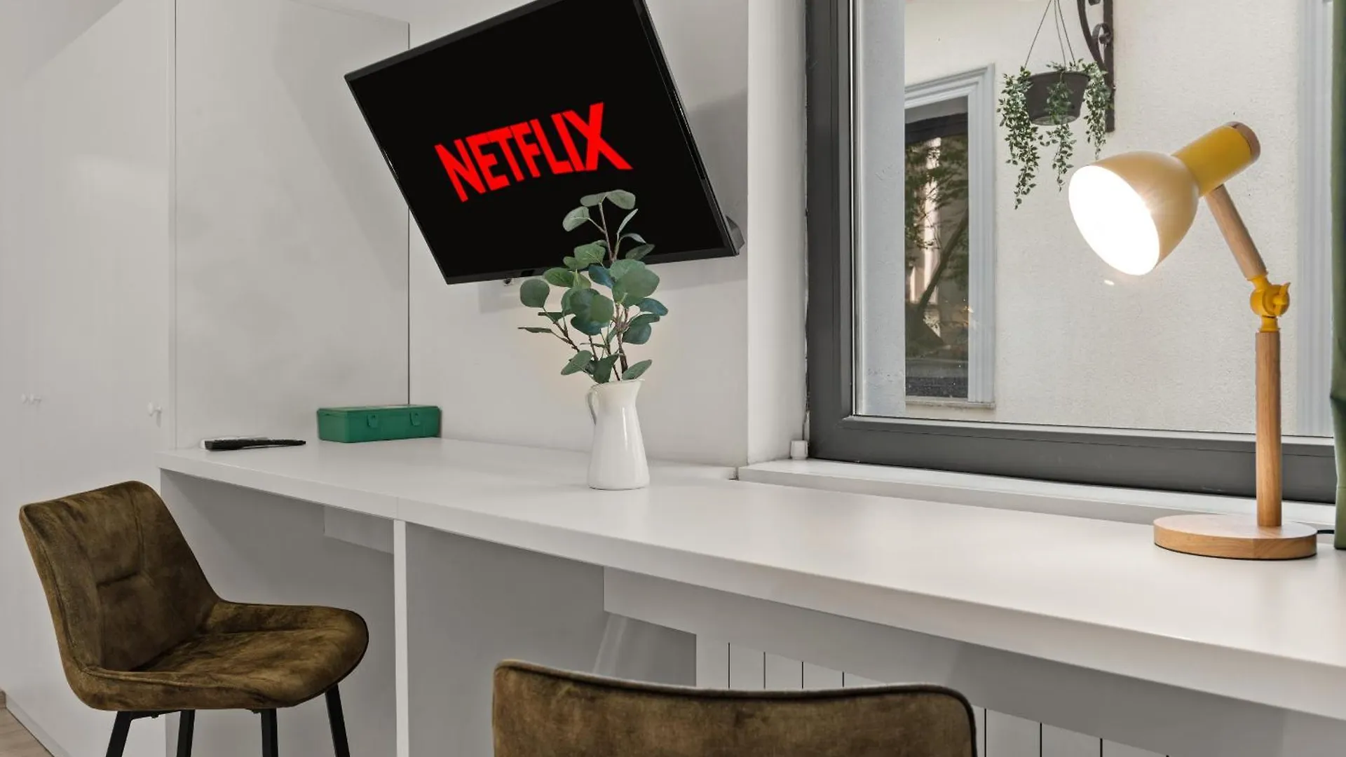 Continetal Studio With Two Bed Bucharest Apartment