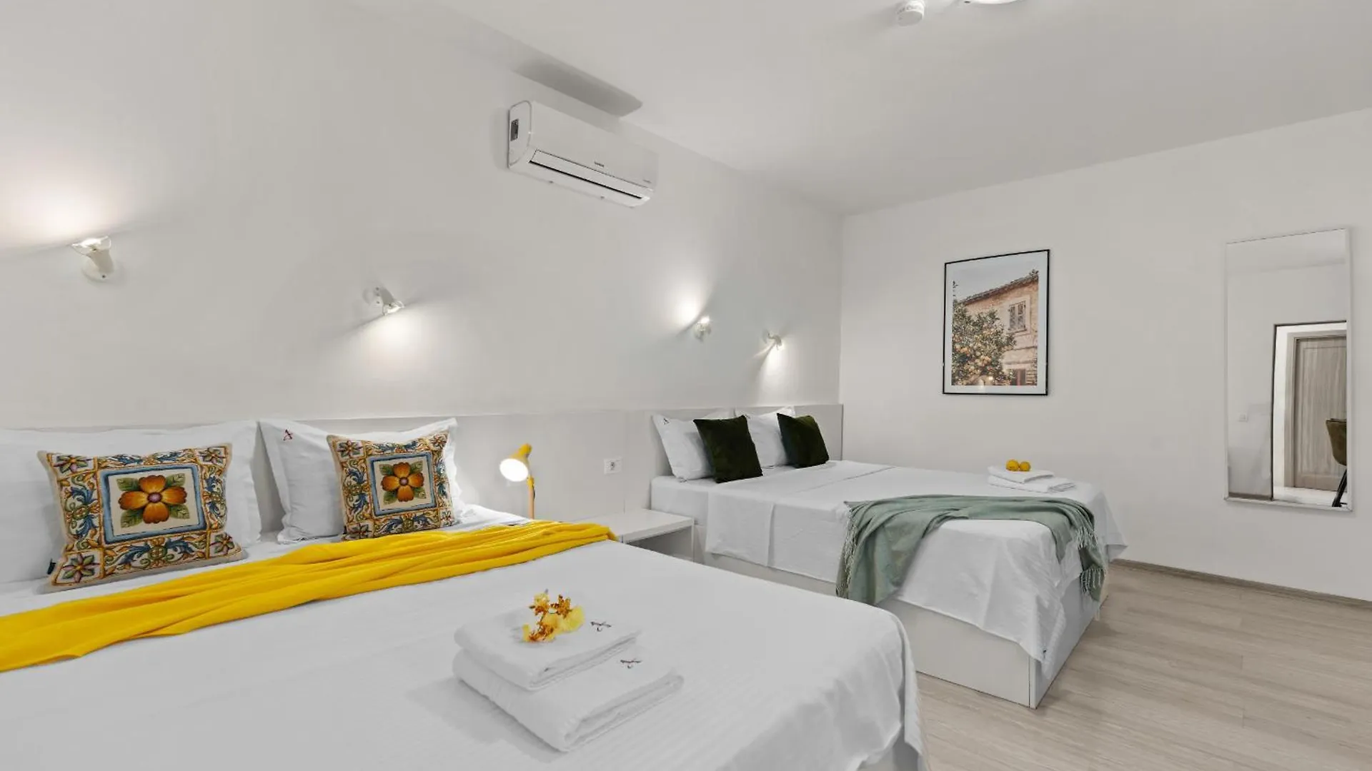 Continetal Studio With Two Bed Bucharest