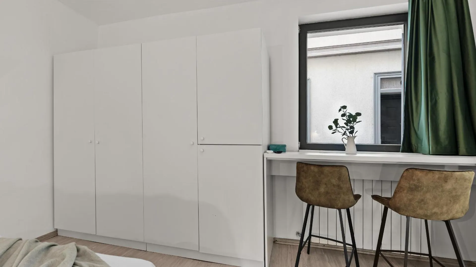 Continetal Studio With Two Bed Bucharest Romania